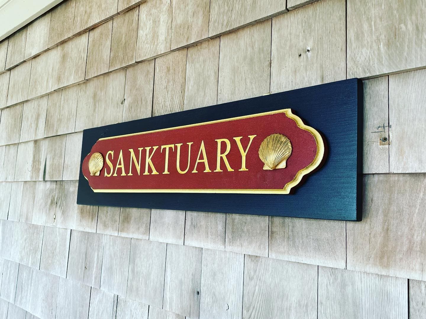 Sanktuary quarterboard, Gold Leaf and Cottage Red